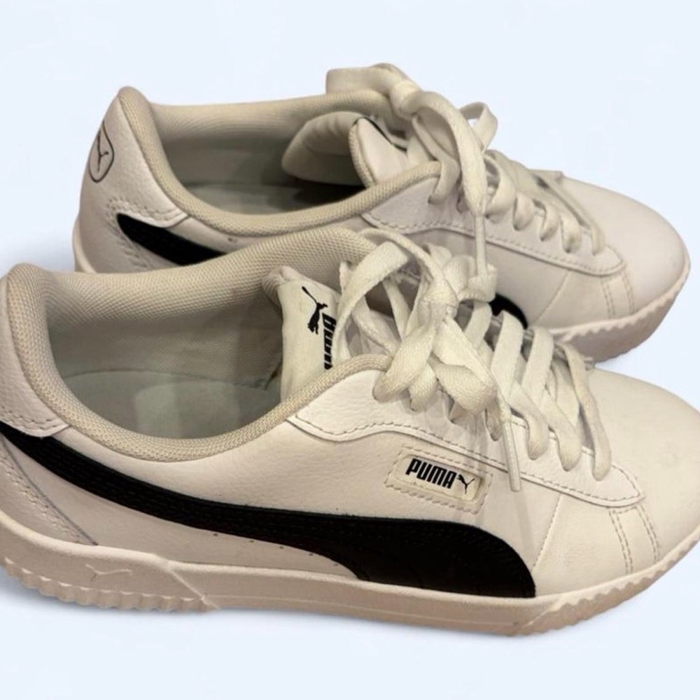 Puma Classic White Sneakers Sz:7